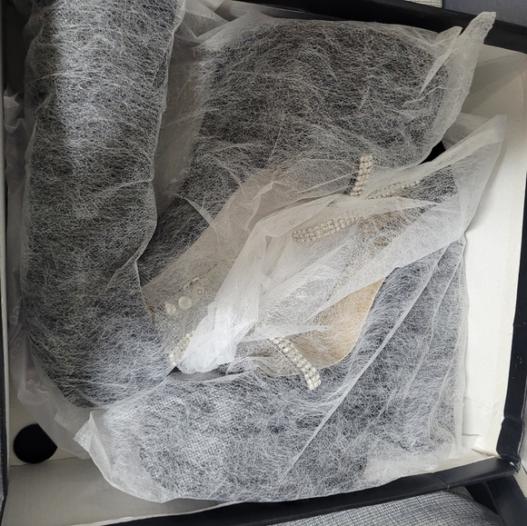 NEW WITH THE BOX EGO PLATFORM HEELS - Picture 7 of 9